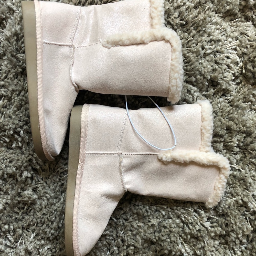 Girls boots